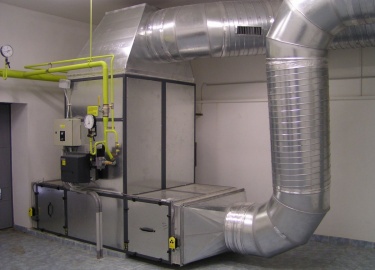 Наверняка никто не будет оспаривать мнение о том, что помещения должны регулярно получать поступление свежего воздуха...